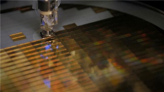 晶圆切割为何要选择紫外激光切割机？